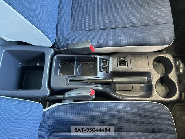 Subaru SAMBAR TRUCK 2011-02 8728822-7