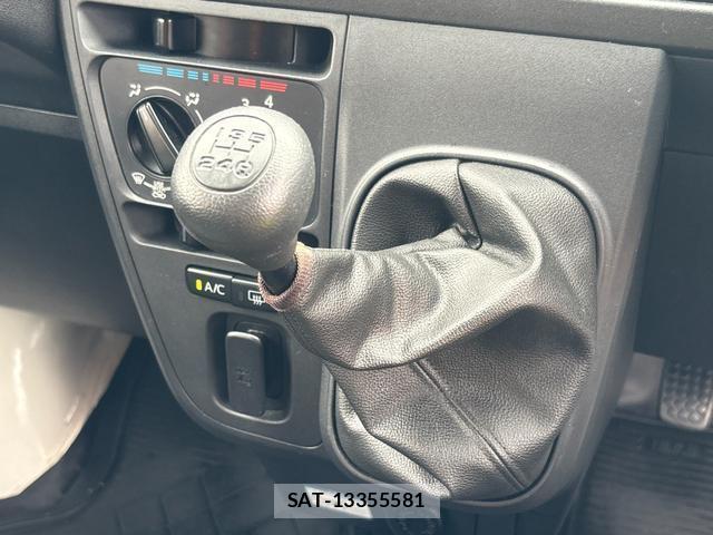 Subaru SAMBAR 2019-08 8727957-6