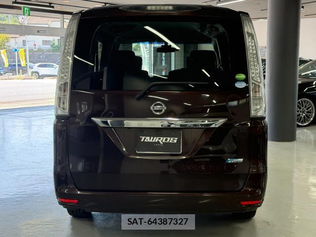 Nissan SERENA 2016-02 8726641-1