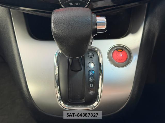 Nissan SERENA 2016-02 8726641-14