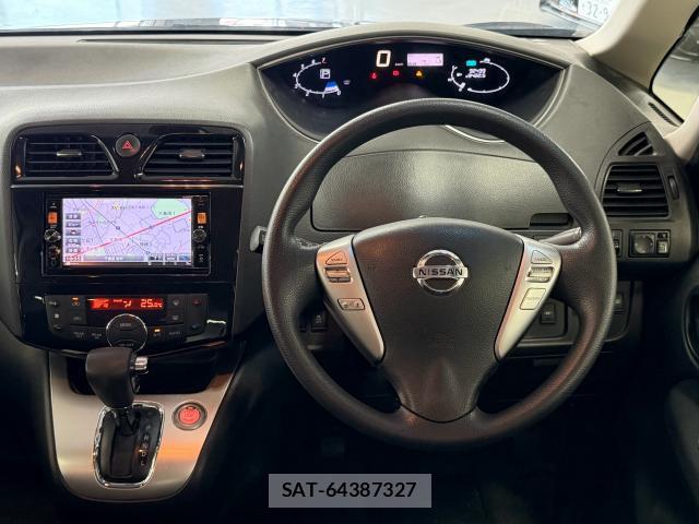 Nissan SERENA 2016-02 8726641-16