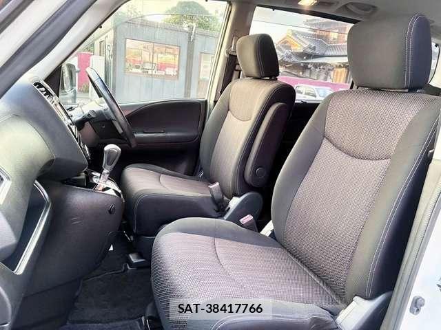 Nissan SERENA 2014-05 8726826-11