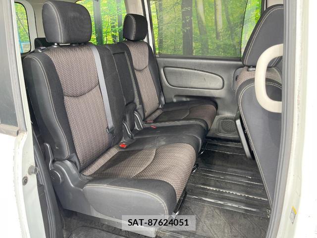 Nissan SERENA 2014-09 8727097-8