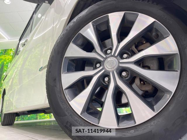 Nissan SERENA 2018-03 8727099-13
