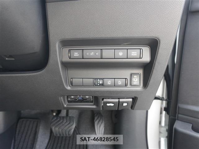 Nissan SERENA 2025-09 8727948-7