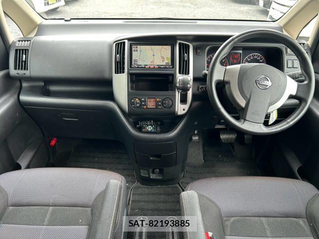 Nissan SERENA 2010-03 8728077-5