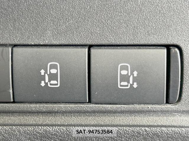 Nissan SERENA 2023-08 8728367-5