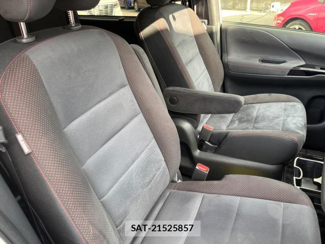 Nissan SERENA 2018-03 8728376-9