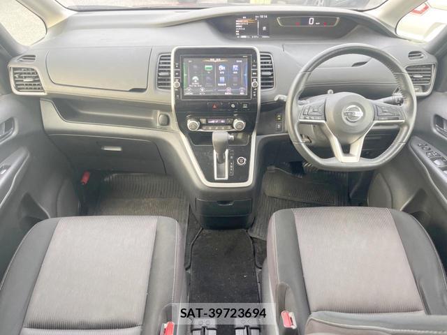 Nissan SERENA 2017-03 8728431-1