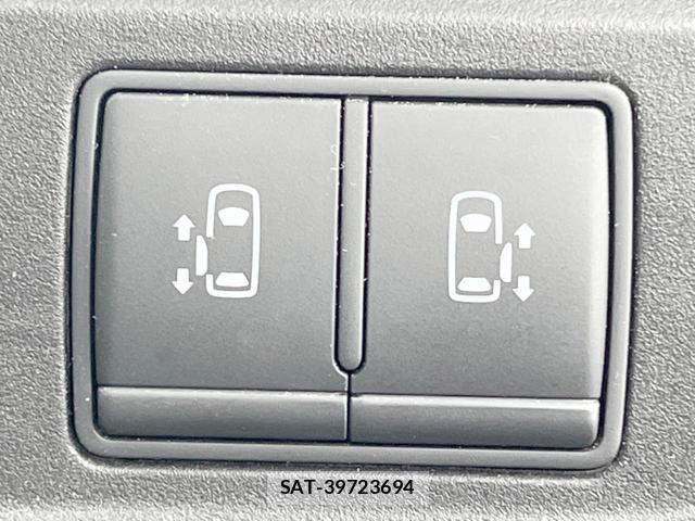 Nissan SERENA 2017-03 8728431-5