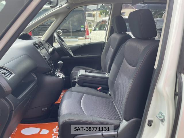 Nissan SERENA 2013-11 8728589-10