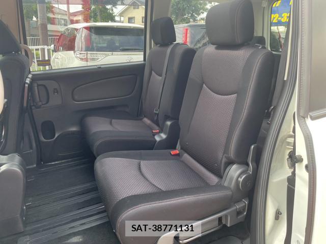 Nissan SERENA 2013-11 8728589-11
