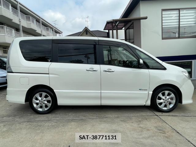 Nissan SERENA 2013-11 8728589-3