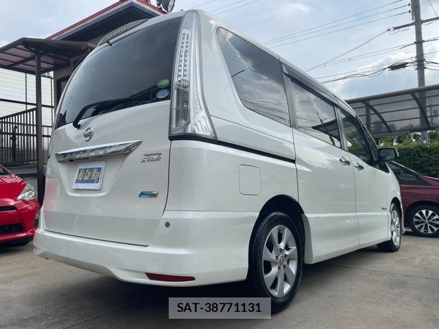 Nissan SERENA 2013-11 8728589-9