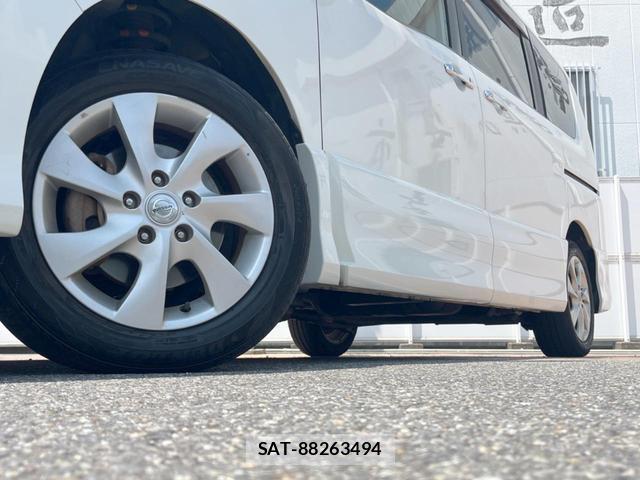 Nissan SERENA 2011-10 8728646-12