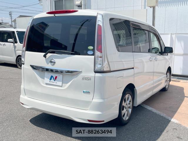 Nissan SERENA 2011-10 8728646-16