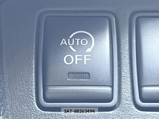 Nissan SERENA 2011-10 8728646-6