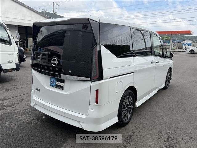 Nissan SERENA 2023-07 8728984-1