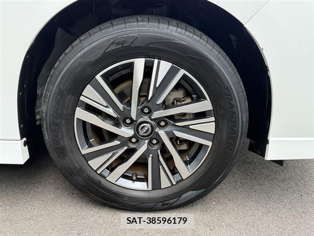 Nissan SERENA 2023-07 8728984-13