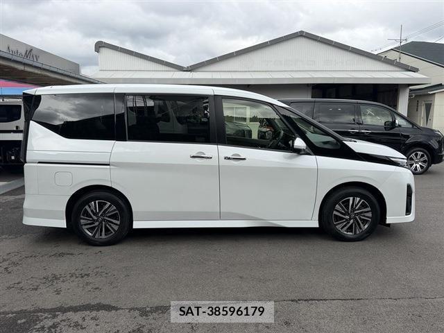 Nissan SERENA 2023-07 8728984-3