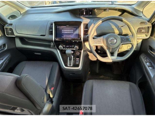 Nissan SERENA 2017-03 8729266-2