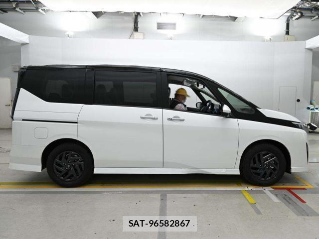 Nissan SERENA 2026-08 8729429-8
