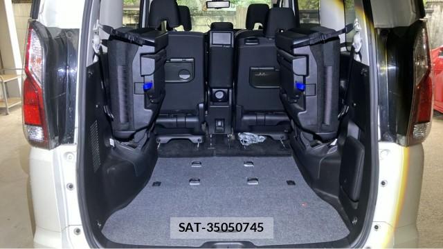 Nissan SERENA 2018-01 8729538-17