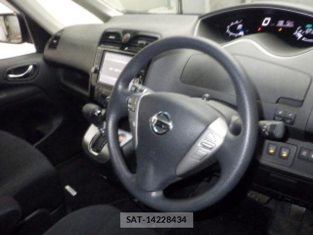 Nissan SERENA 2016-01 8729950-2