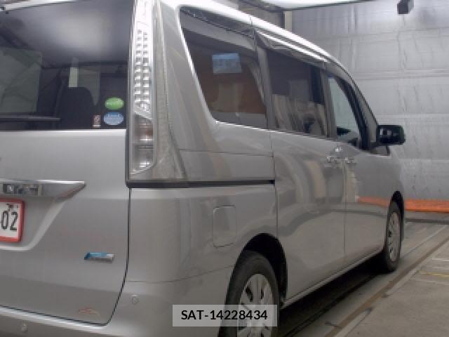 Nissan SERENA 2016-01 8729950-4