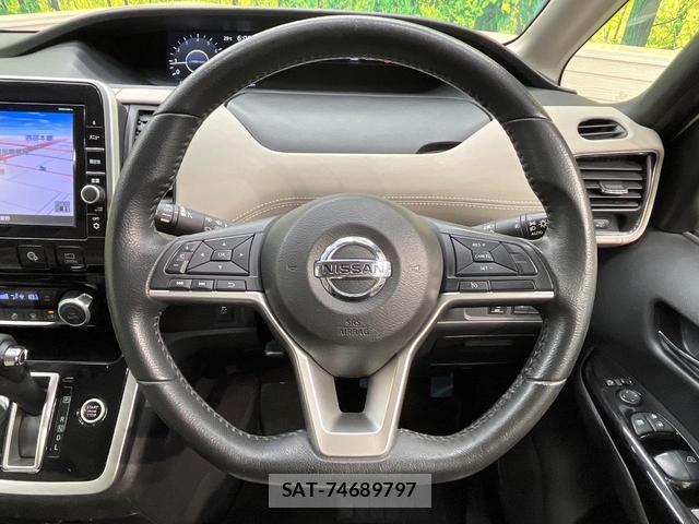 Nissan SERENA 2016-10 8730836-11