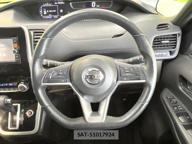 Nissan SERENA 2017 8731229-11