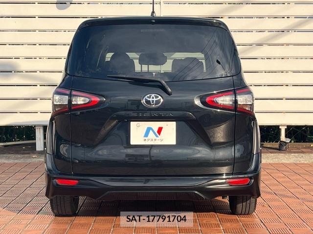 Toyota SIENTA 2016-07 8726355-15