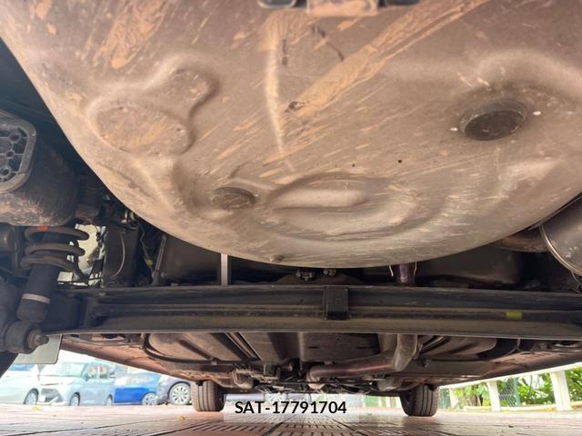 Toyota SIENTA 2016-07 8726355-19