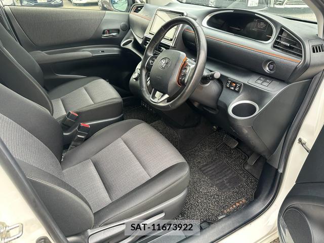 Toyota SIENTA 2018-11 8726464-11