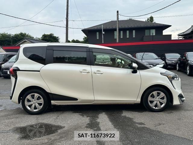 Toyota SIENTA 2018-11 8726464-18
