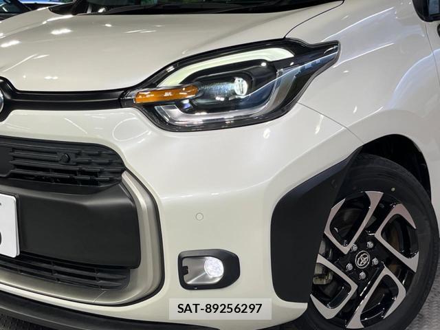 Toyota SIENTA 2022-11 8726770-12