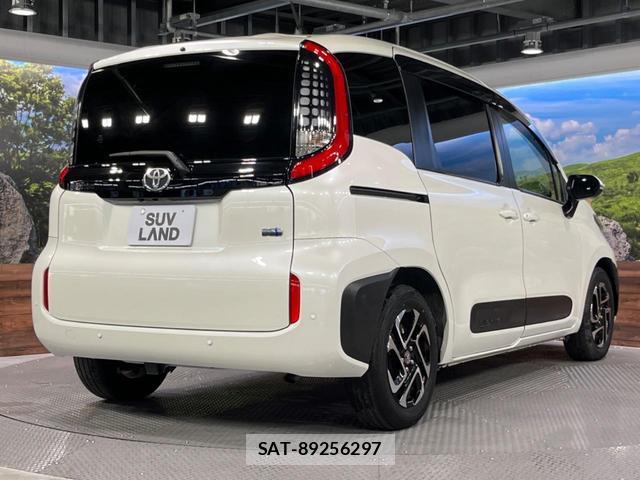 Toyota SIENTA 2022-11 8726770-17