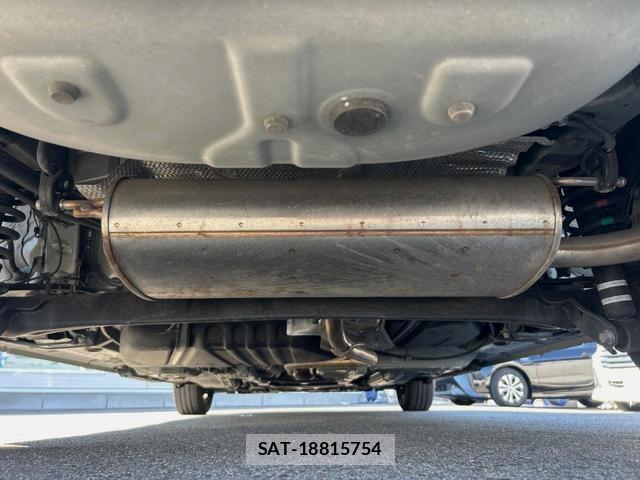 Toyota SIENTA 2023-01 8727030-19