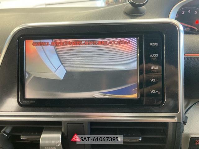 Toyota SIENTA 2016-08 8727690-11
