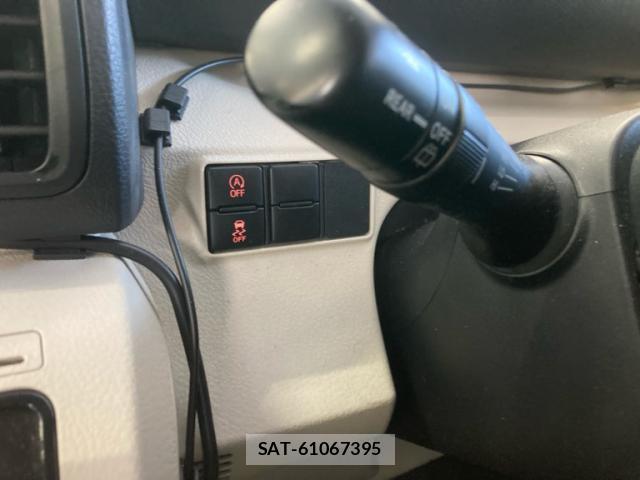 Toyota SIENTA 2016-08 8727690-16