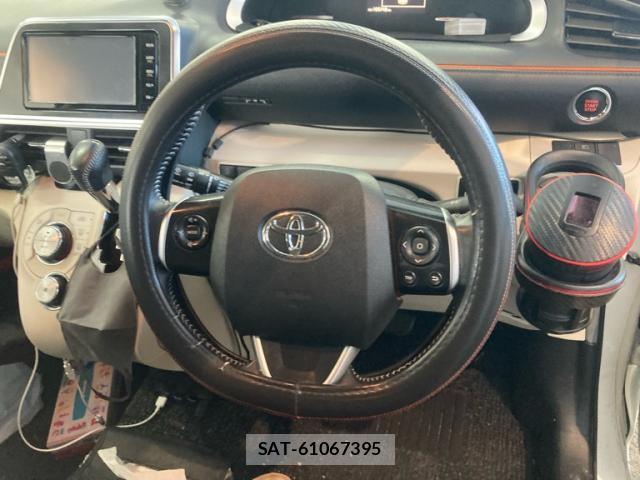 Toyota SIENTA 2016-08 8727690-6