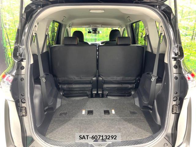 Toyota SIENTA 2016-07 8727872-12