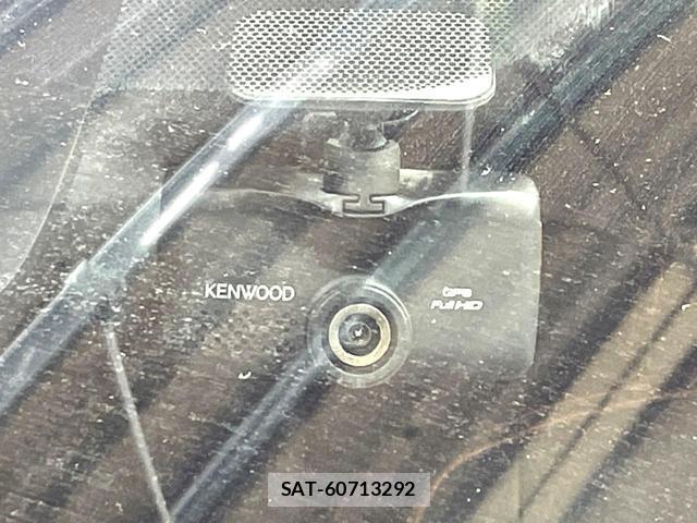 Toyota SIENTA 2016-07 8727872-6