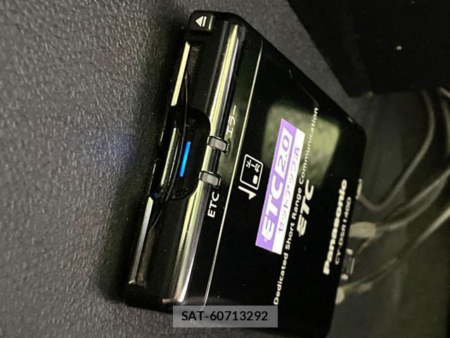Toyota SIENTA 2016-07 8727872-7
