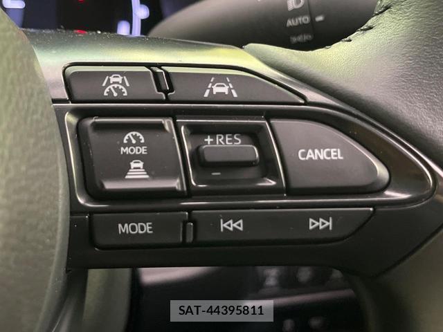 Toyota SIENTA 2024-10 8728122-6