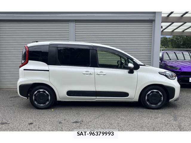 Toyota SIENTA 2023-04 8728280-17