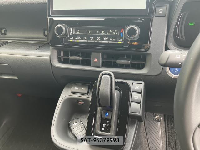 Toyota SIENTA 2023-04 8728280-6
