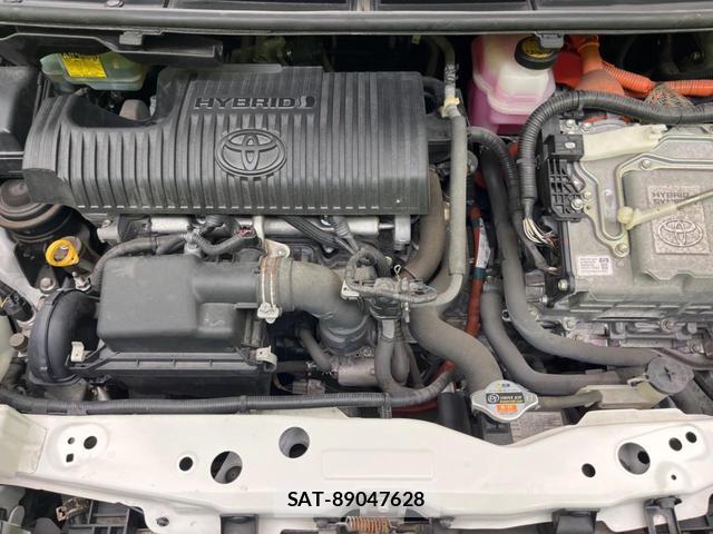 Toyota SIENTA 2015-09 8728411-17