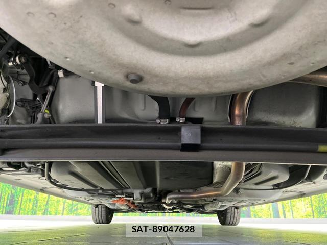 Toyota SIENTA 2015-09 8728411-18