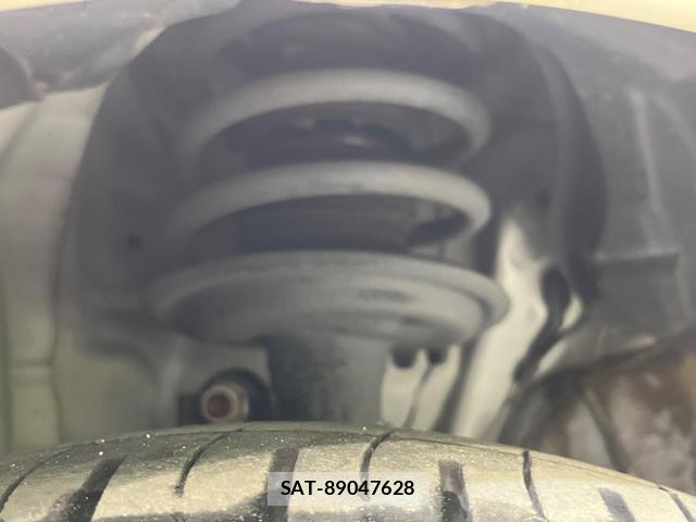 Toyota SIENTA 2015-09 8728411-19
